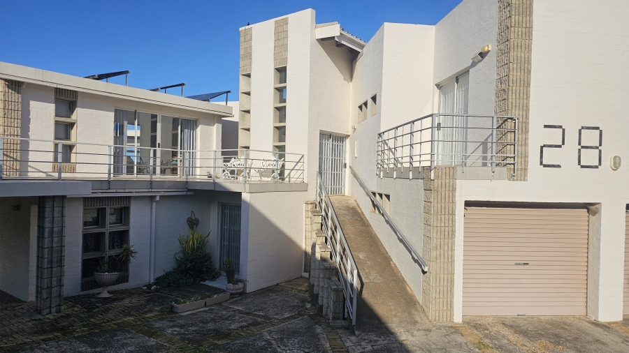 3 Bedroom Property for Sale in Wavecrest Eastern Cape